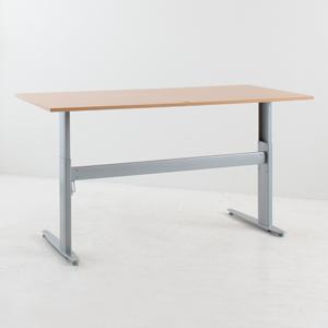 501-25 height adjustable desk